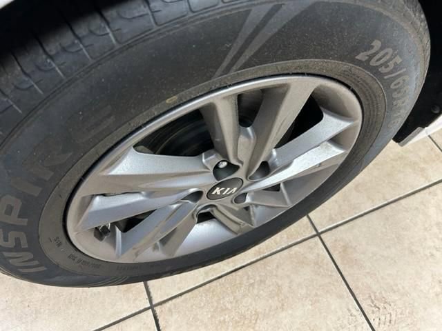 Used 2020 Kia Optima LX image 14