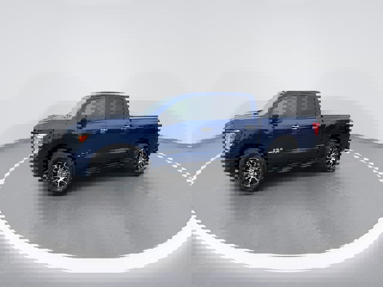 Used 2021 Nissan Titan SV w/ SV Convenience Package image 10