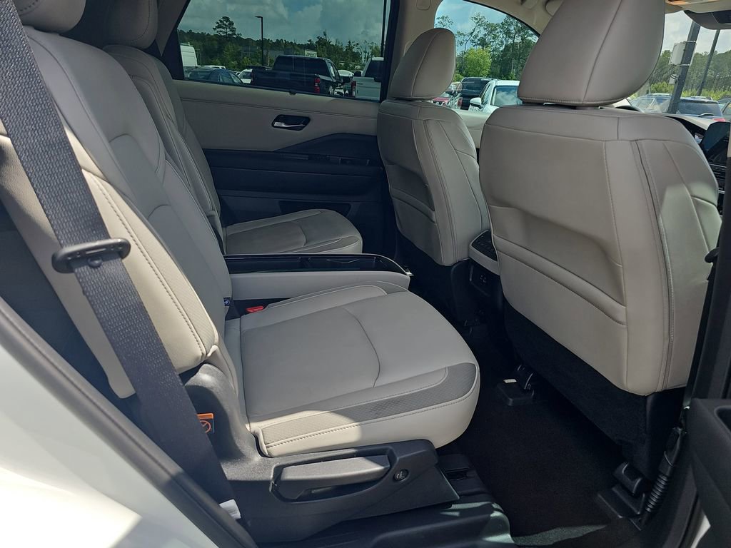 Used 2023 Nissan Pathfinder SL w/ SL Premium Package FWD image 15