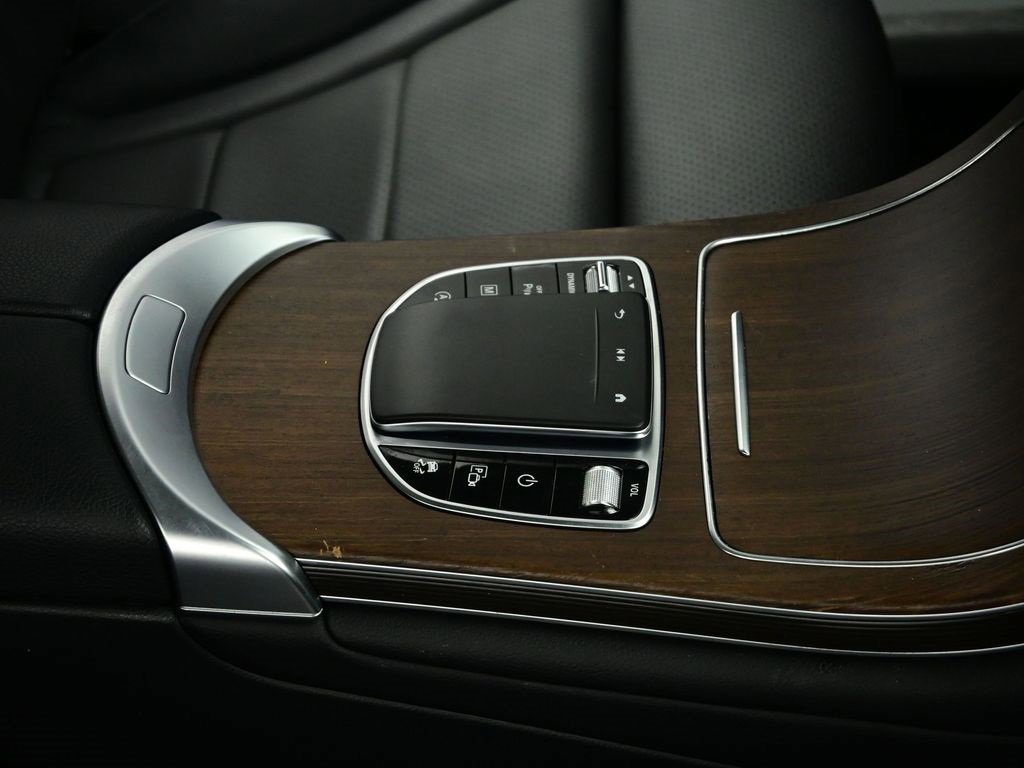 Used 2022 Mercedes-Benz GLC 300 4MATIC image 29