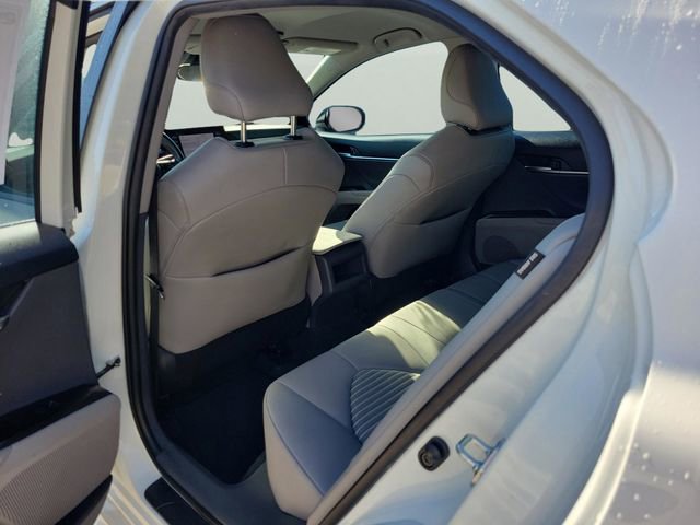 Used 2022 Toyota Camry SE image 9