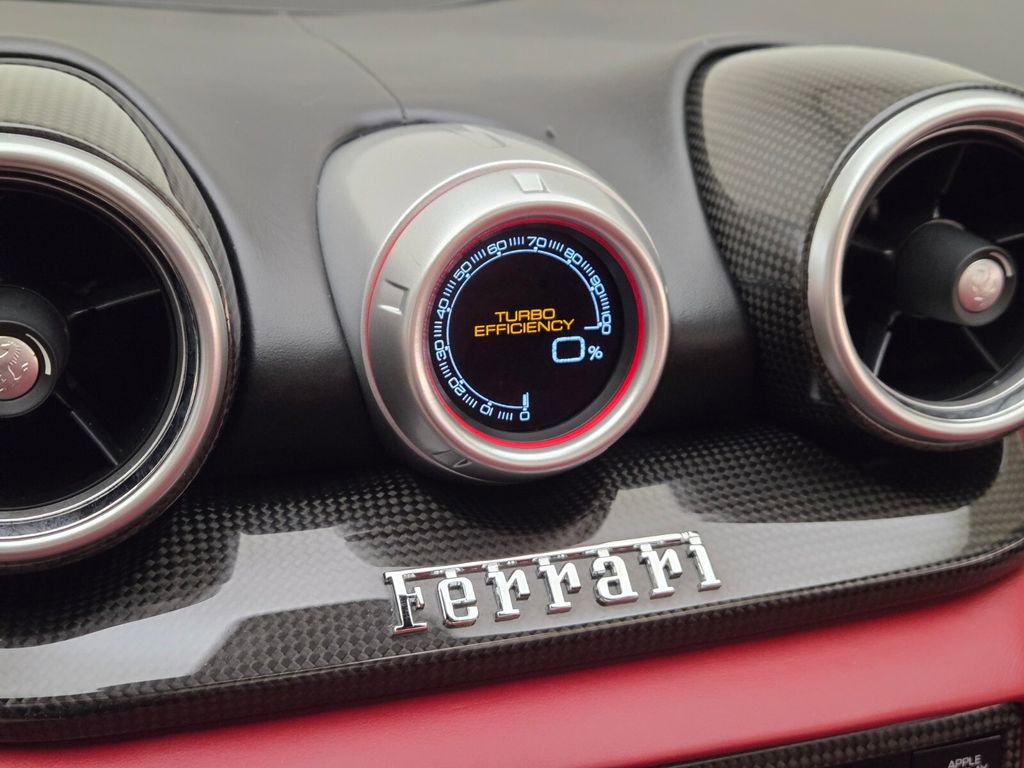 Used 2015 Ferrari California T RWD image 39