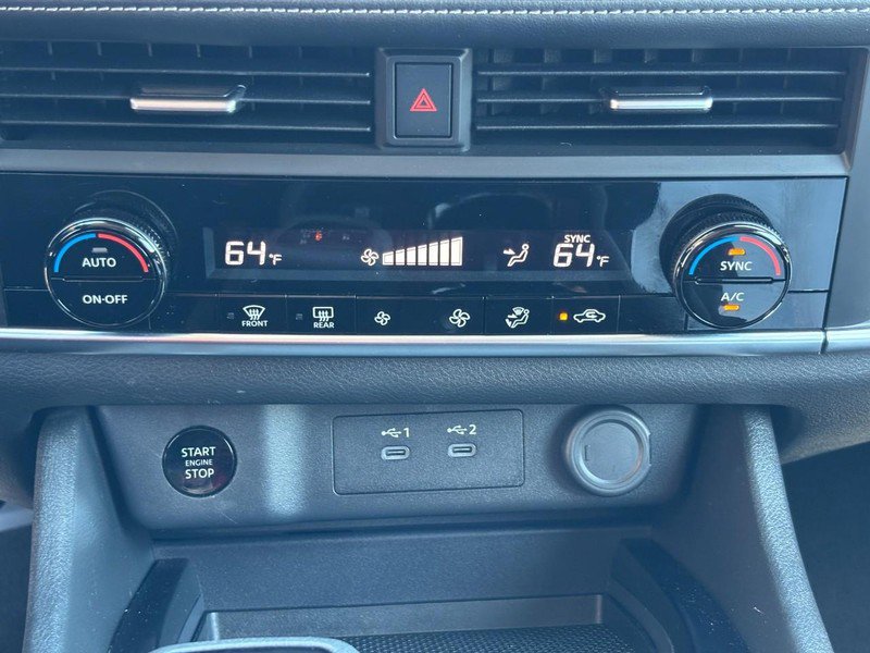 Used 2024 Nissan Rogue SV image 23