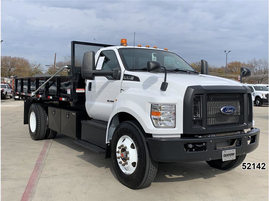 Used 2022 Ford F750 2WD Regular Cab Super Duty image 4
