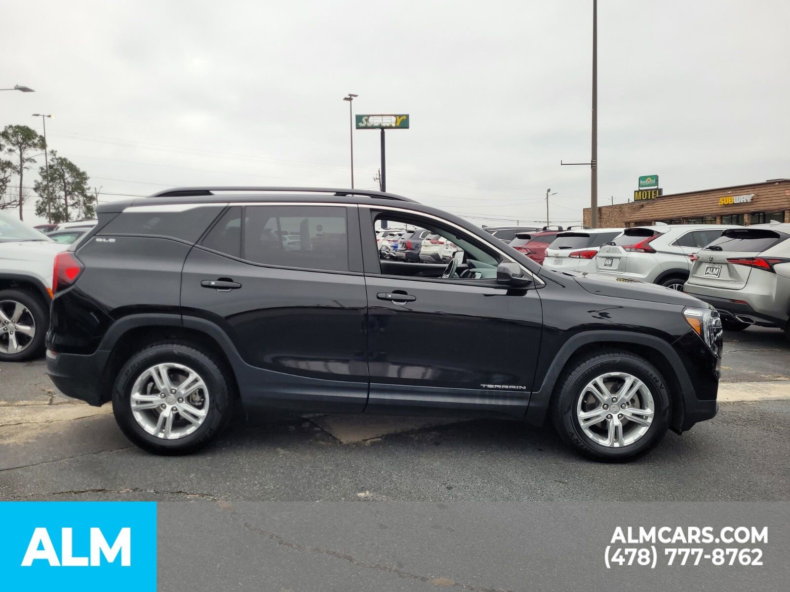 Used 2022 GMC Terrain SLE w/ Driver Convenience Package image 13