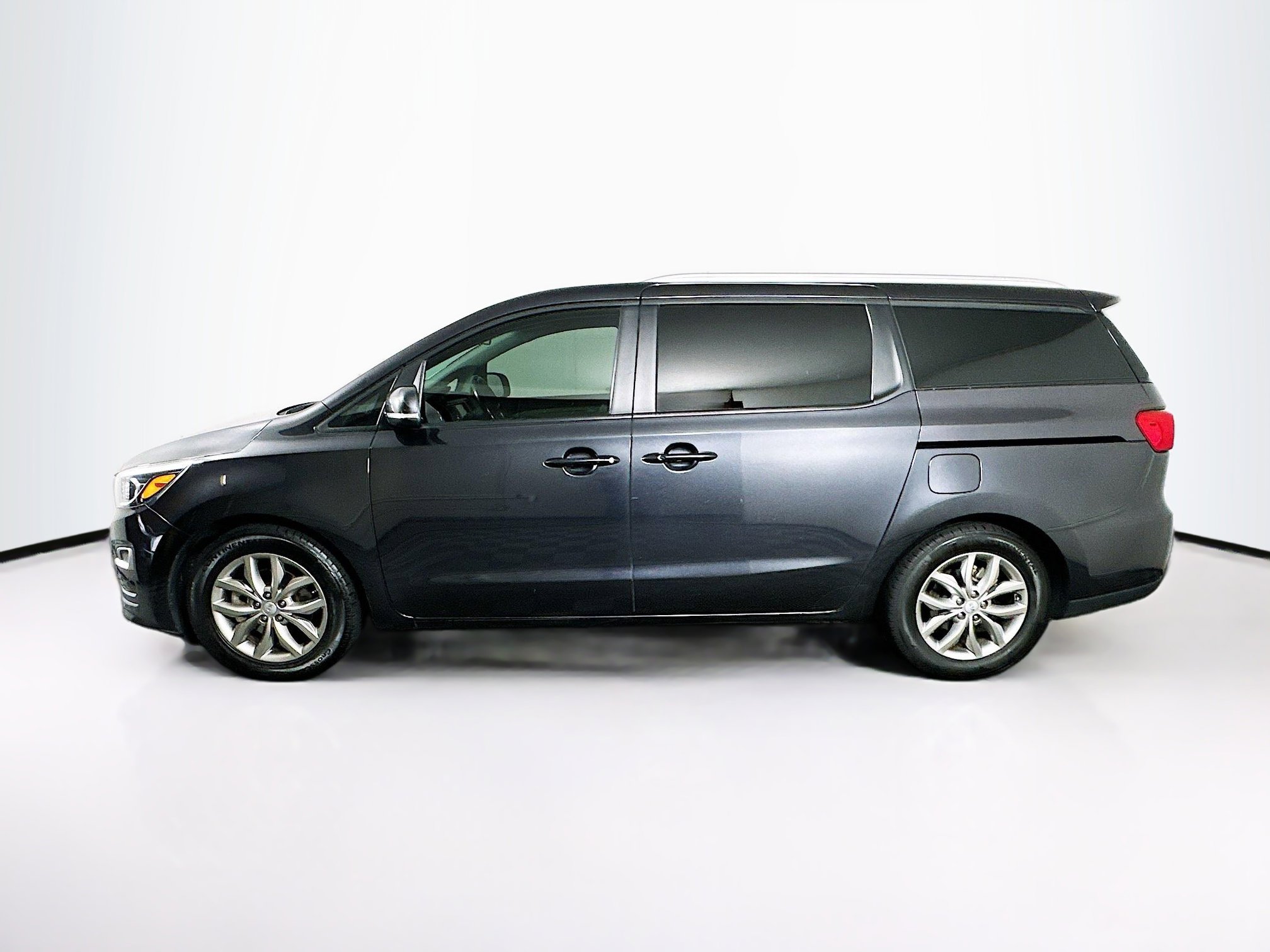 Used 2019 Kia Sedona EX image 4
