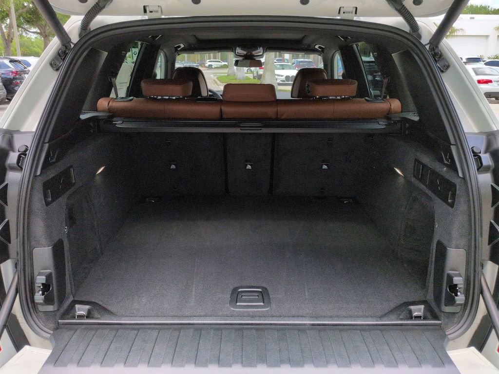 New 2026 BMW X5 xDrive40i w/ Executive Package image 13