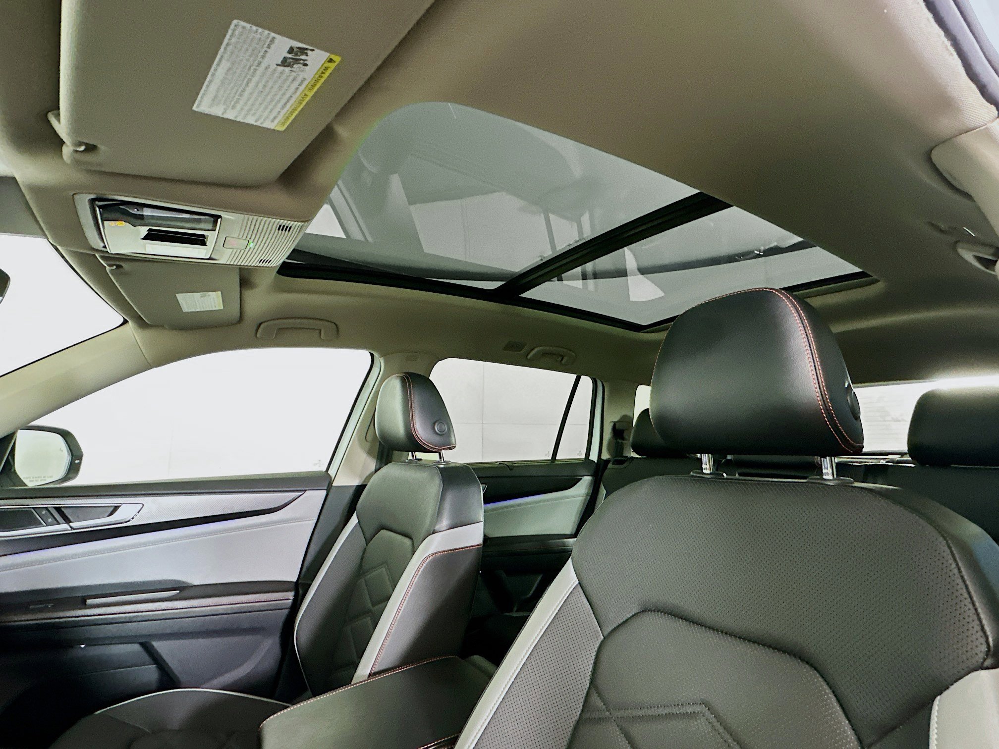 Used 2024 Volkswagen Atlas Peak Edition SE image 26