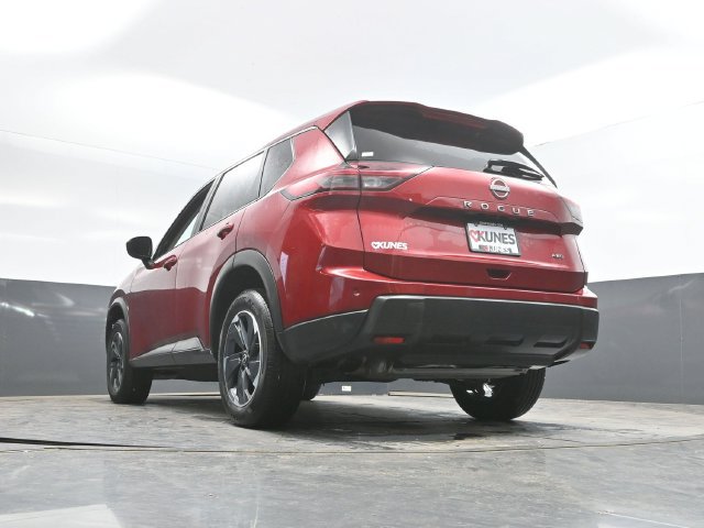 Used 2025 Nissan Rogue SV AWD/4WD image 51