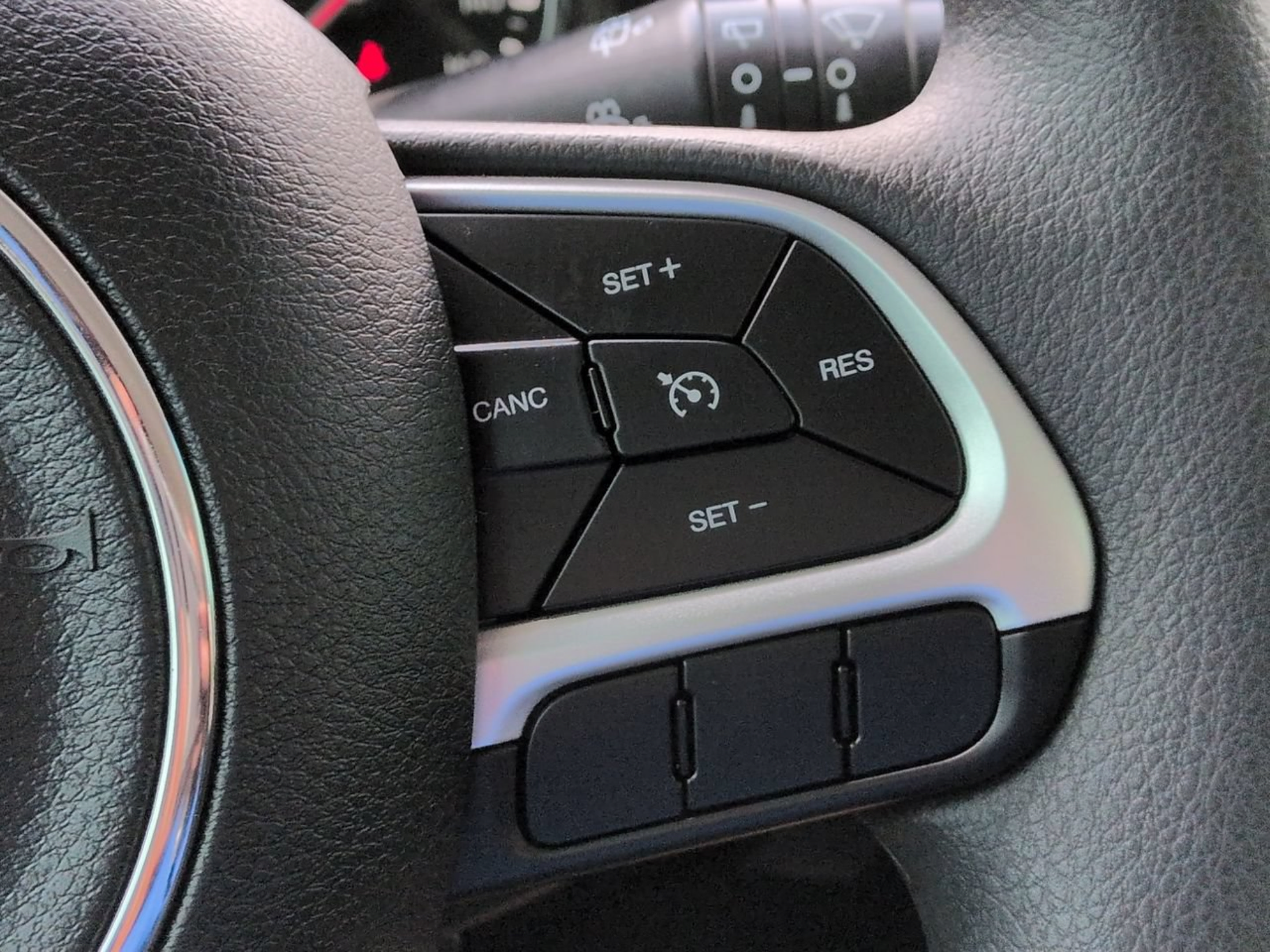 Used 2023 Jeep Renegade Latitude AWD/4WD image 29