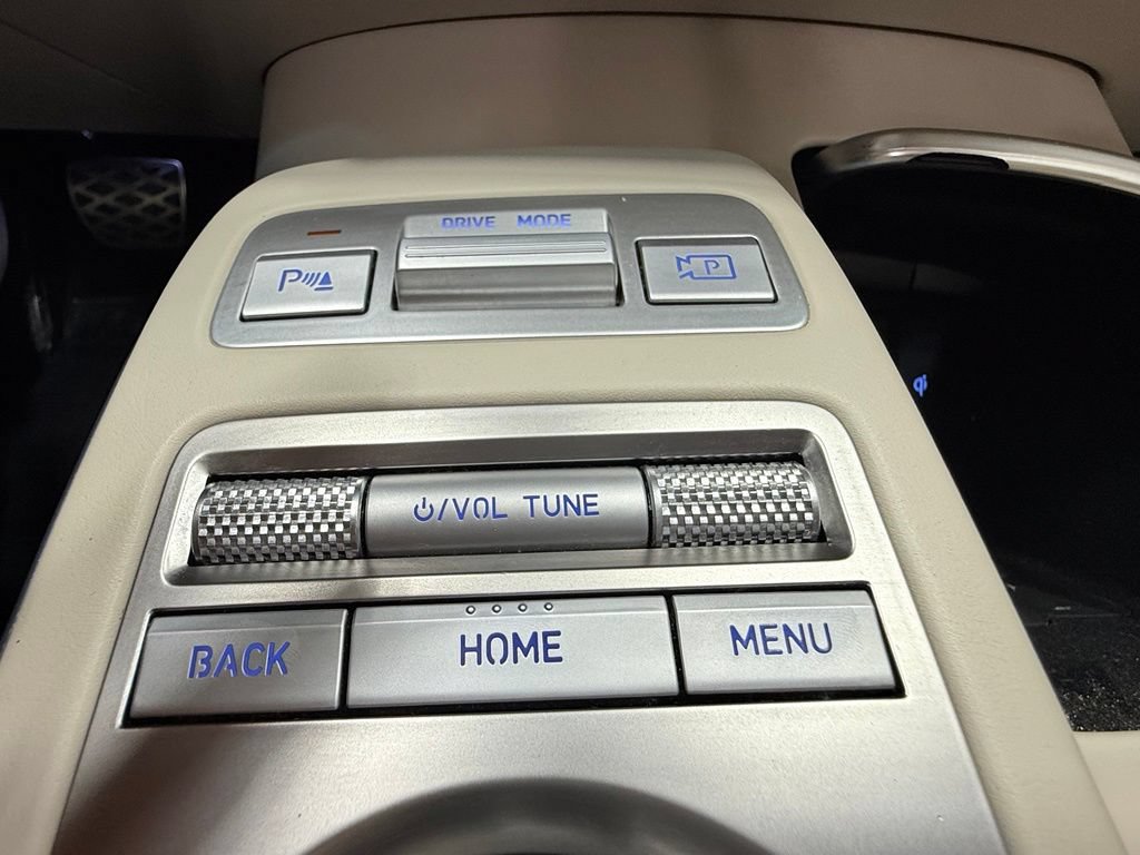 Used 2023 Genesis GV70 3.5T Sport w/ Sport Advanced Package AWD/4WD image 43
