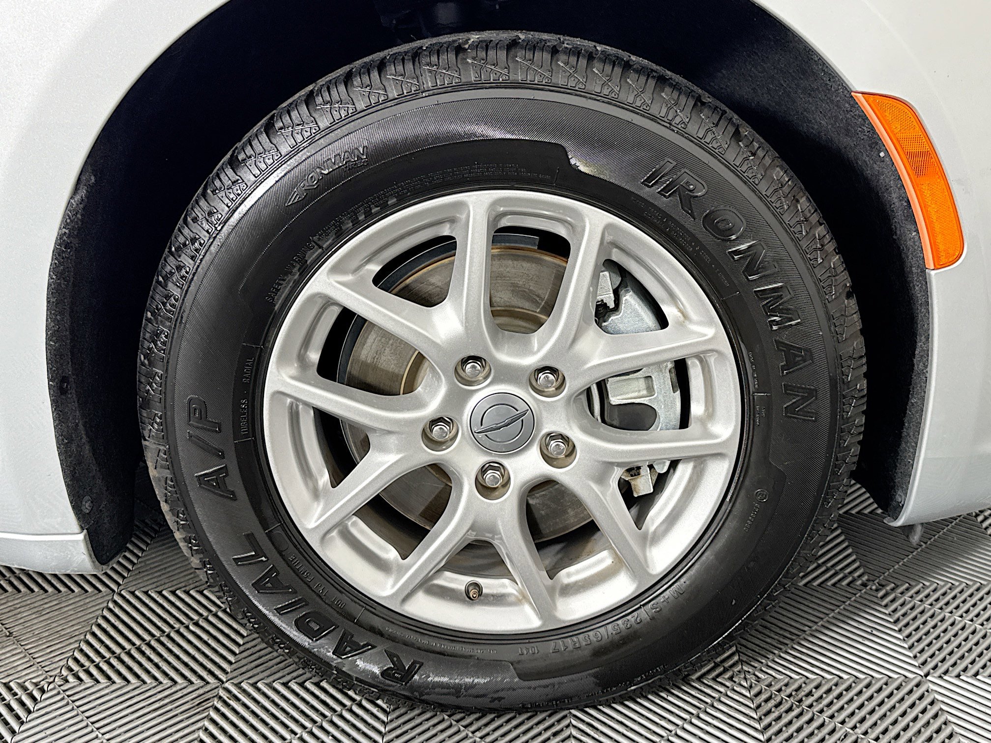 Used 2024 Chrysler Pacifica Touring-L FWD image 31