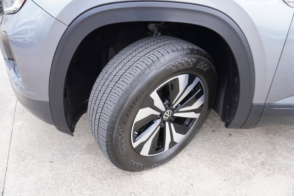 Used 2024 Volkswagen Atlas Cross Sport SE image 28