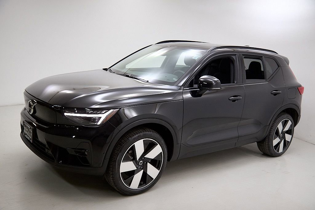 Certified 2023 Volvo XC40 Recharge Ultimate image 6