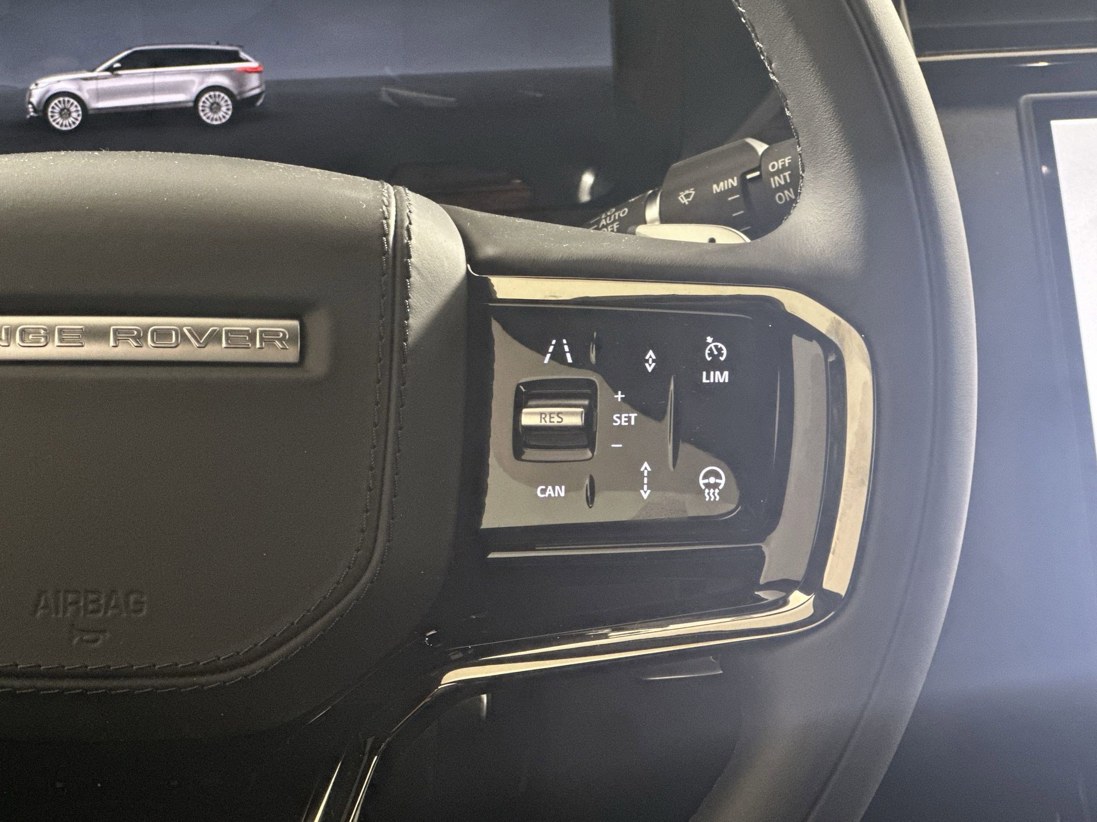 New 2026 Land Rover Range Rover Velar Dynamic SE image 21