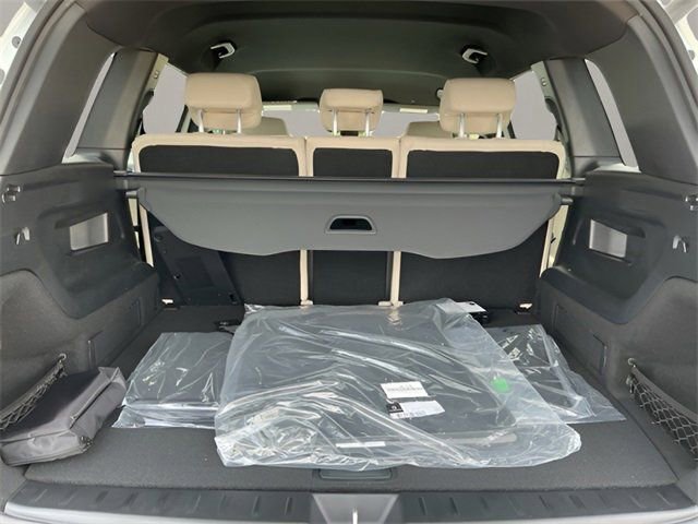 New 2025 Mercedes-Benz GLB 250 image 16