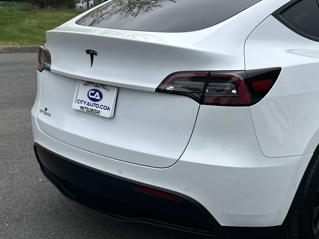 Used 2021 Tesla Model Y Long Range AWD/4WD image 12