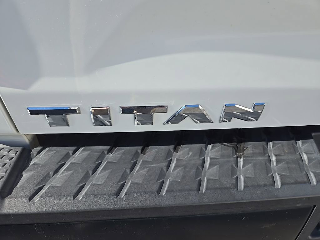 Used 2017 Nissan Titan S image 37