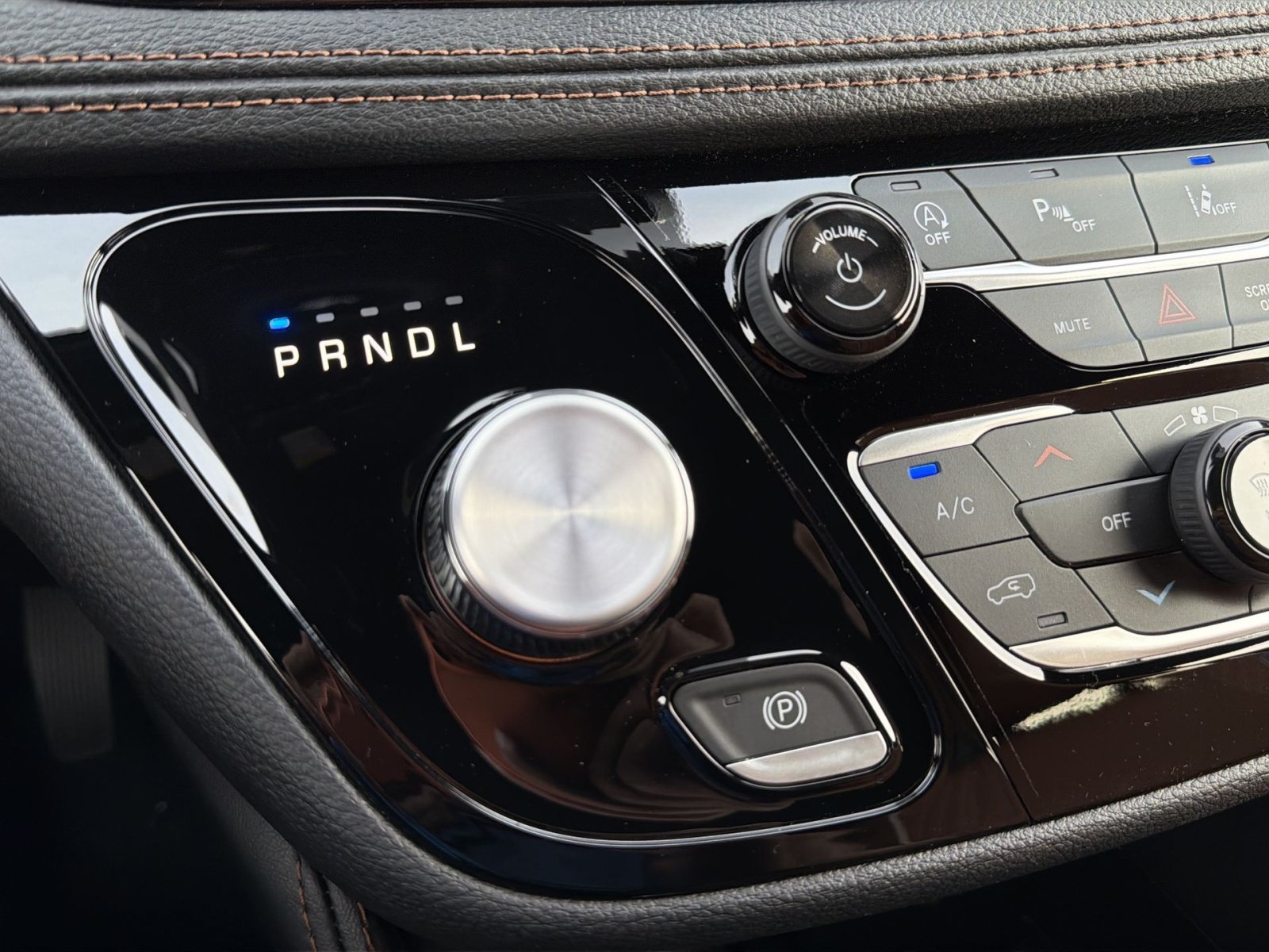 New 2026 Chrysler Pacifica Pinnacle FWD image 22