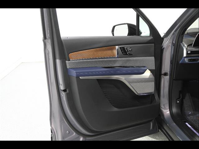 New 2026 Cadillac Vistiq Premium Luxury AWD/4WD image 5