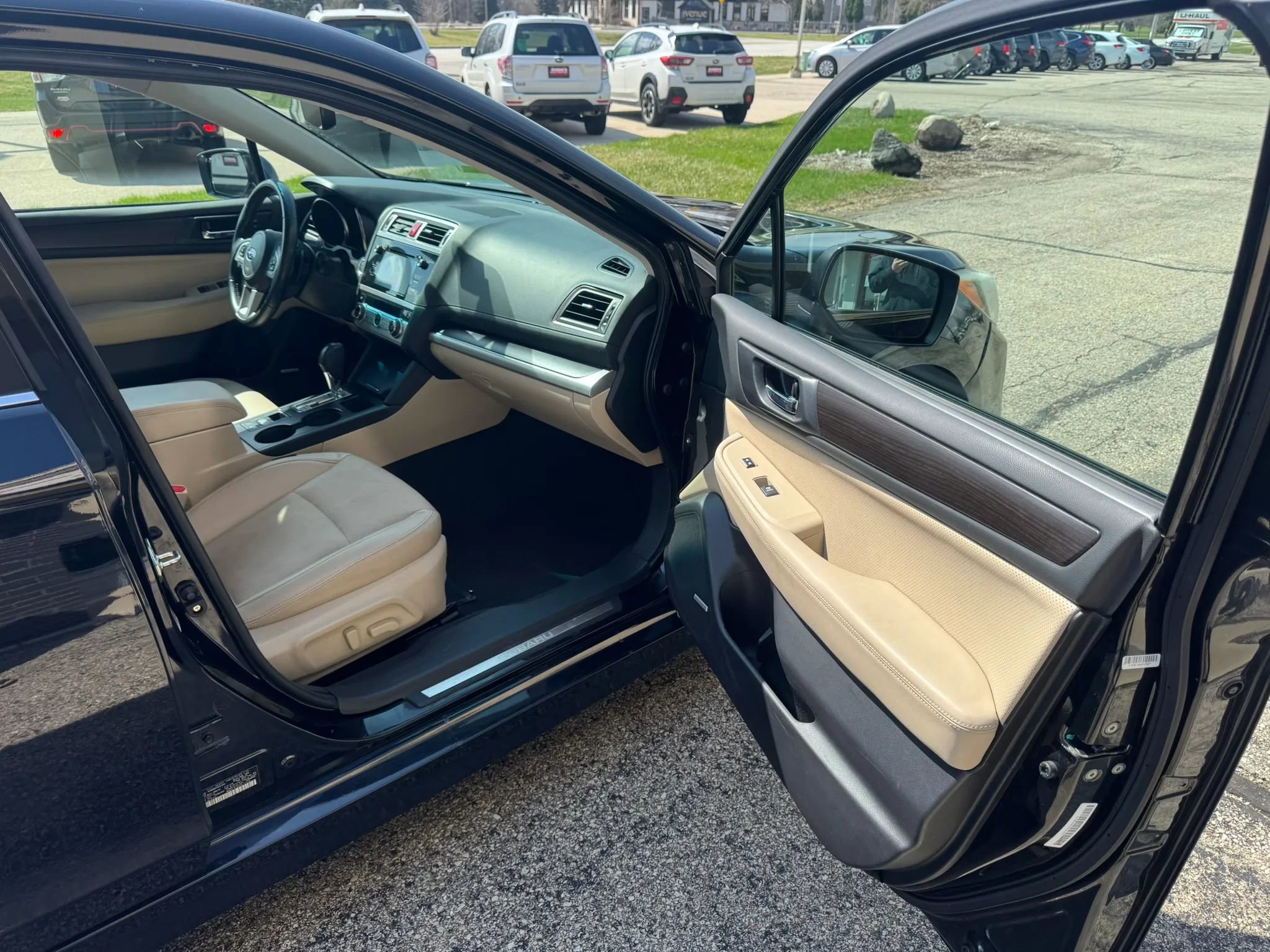 Used 2017 Subaru Legacy 2.5i Limited AWD/4WD image 12