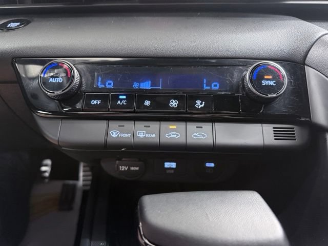 Used 2025 Hyundai Elantra Sport FWD image 25