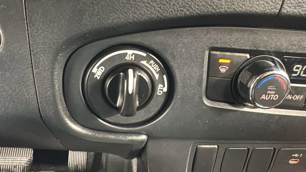 Used 2022 Nissan Frontier PRO-4X w/ Off-Road Protection Package image 23