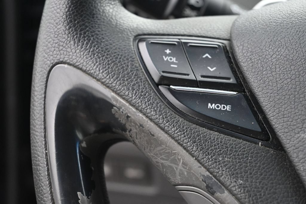 Used 2011 Hyundai Sonata SE FWD image 17