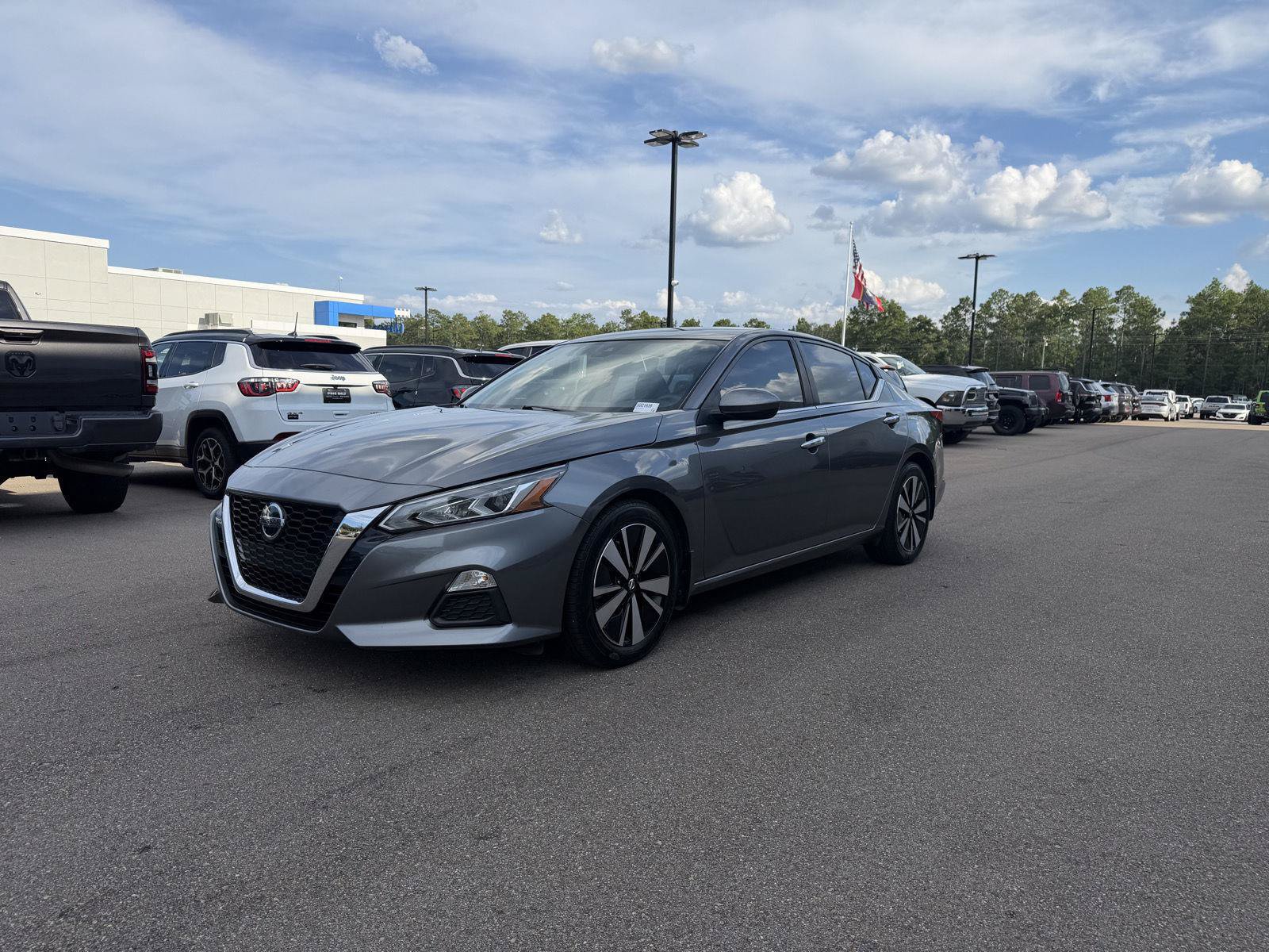 Used 2022 Nissan Altima 2.5 SV