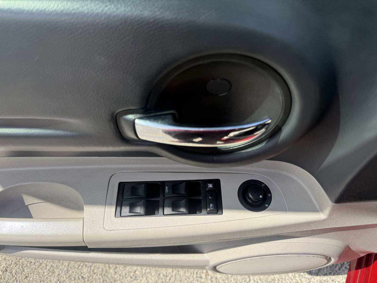 Used 2005 Dodge Magnum SE RWD image 8