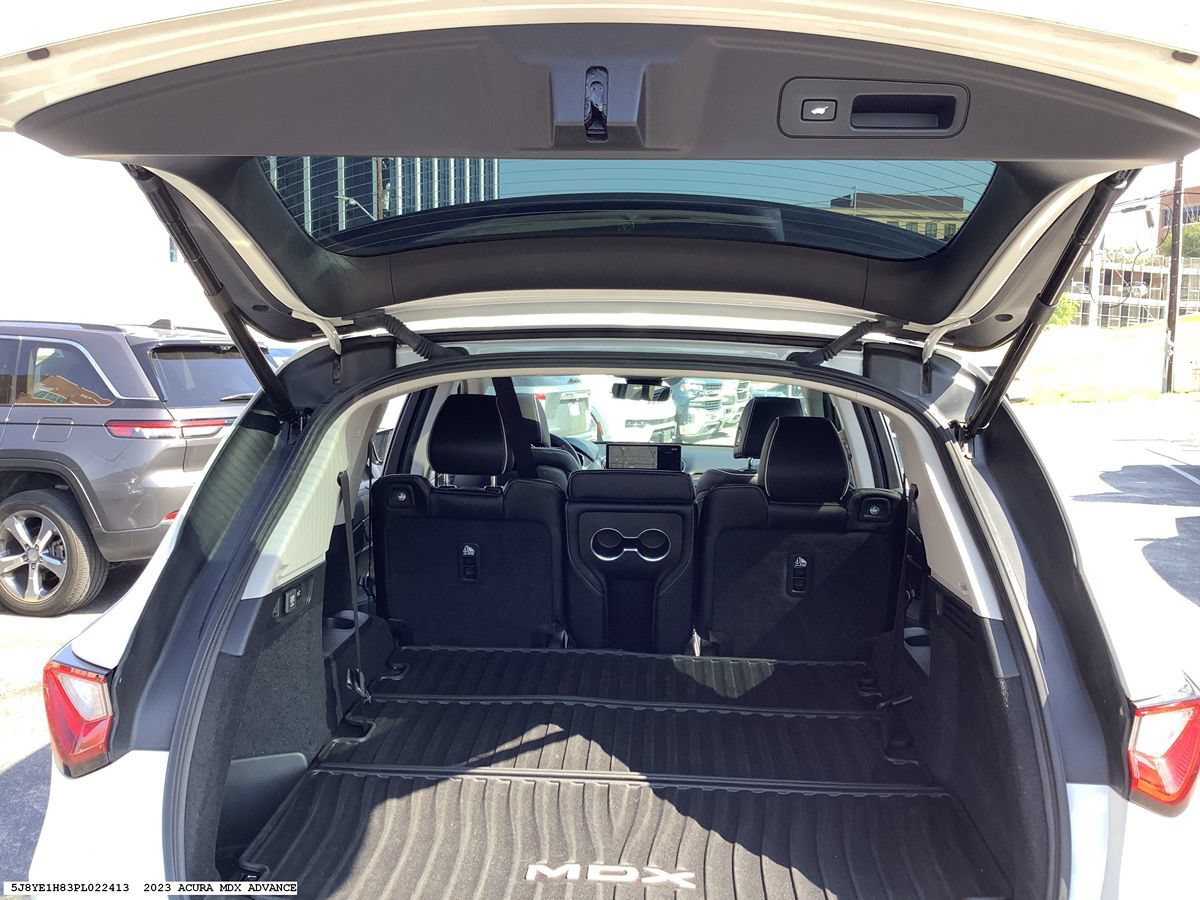 Used 2023 Acura MDX SH-AWD w/ Advance Package image 12