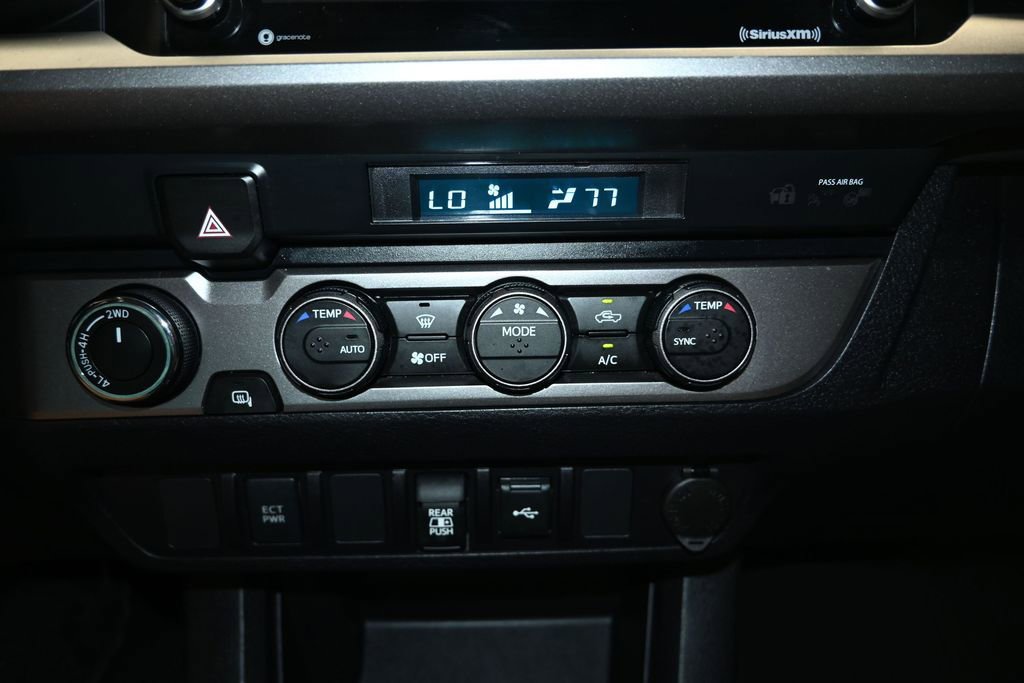 Used 2021 Toyota Tacoma SR5 AWD/4WD image 18