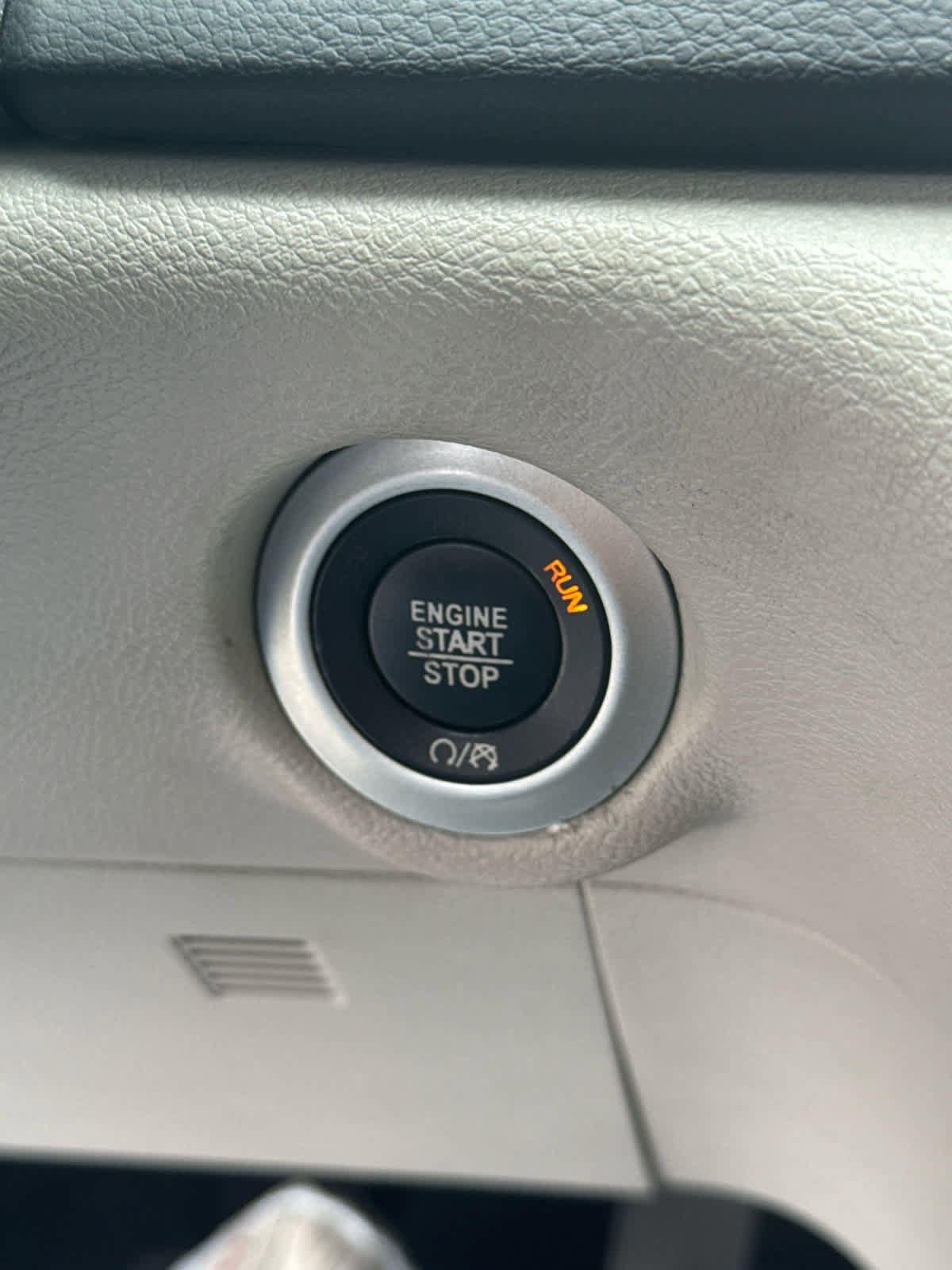 Used 2017 Chrysler Pacifica Touring-L image 17