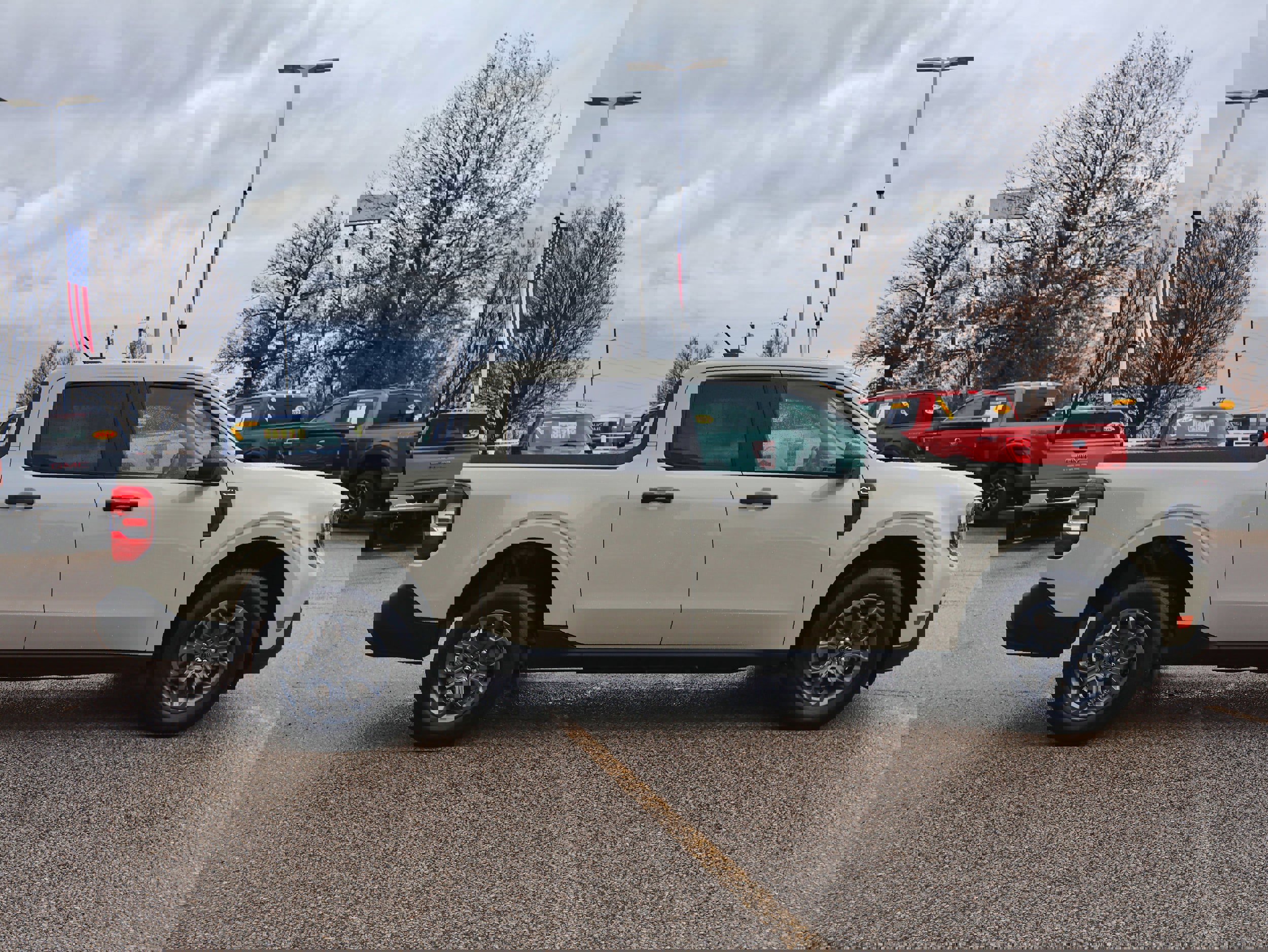 Used 2025 Ford Maverick XLT image 6