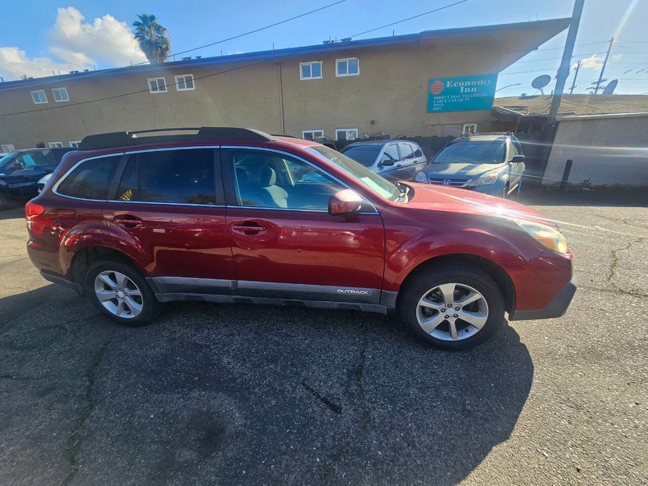 Used 2014 Subaru Outback 2.5i Premium image 3