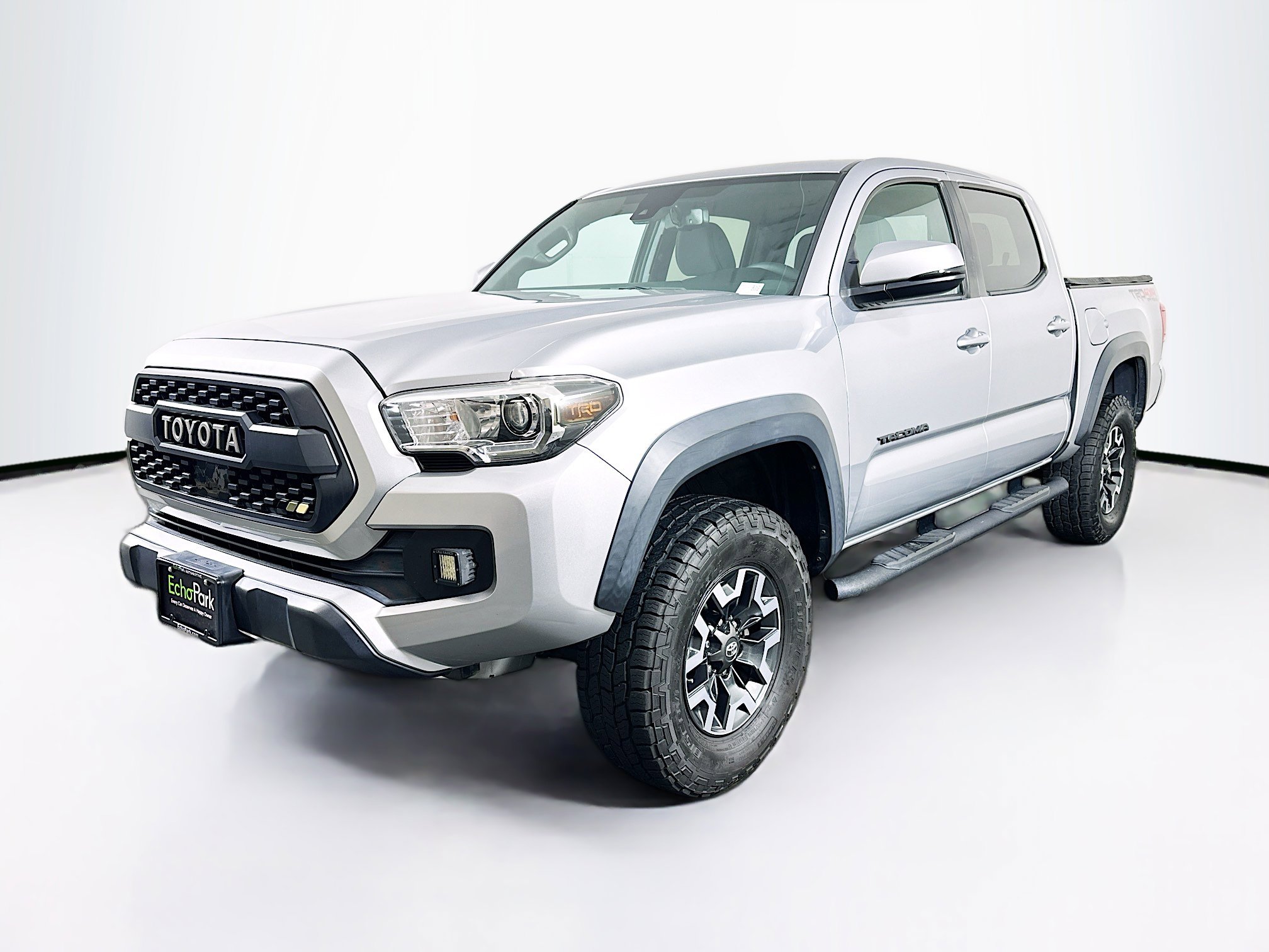 Used 2019 Toyota Tacoma TRD Off-Road w/ Four Season Floor Mat Package image 3