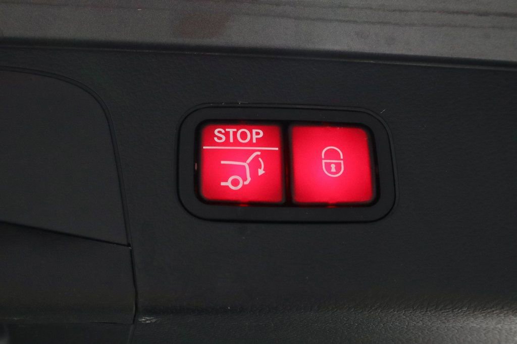 Used 2021 Mercedes-Benz GLC 300 4MATIC image 21