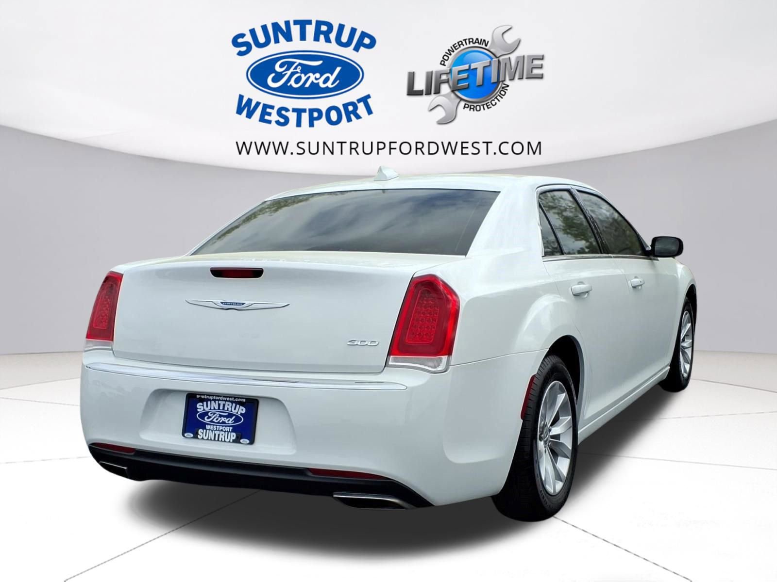 Used 2023 Chrysler 300 Touring RWD image 24