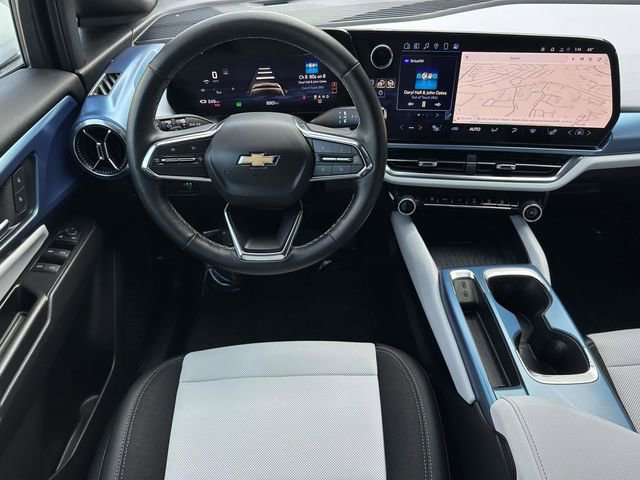 Used 2025 Chevrolet Equinox EV LT image 17