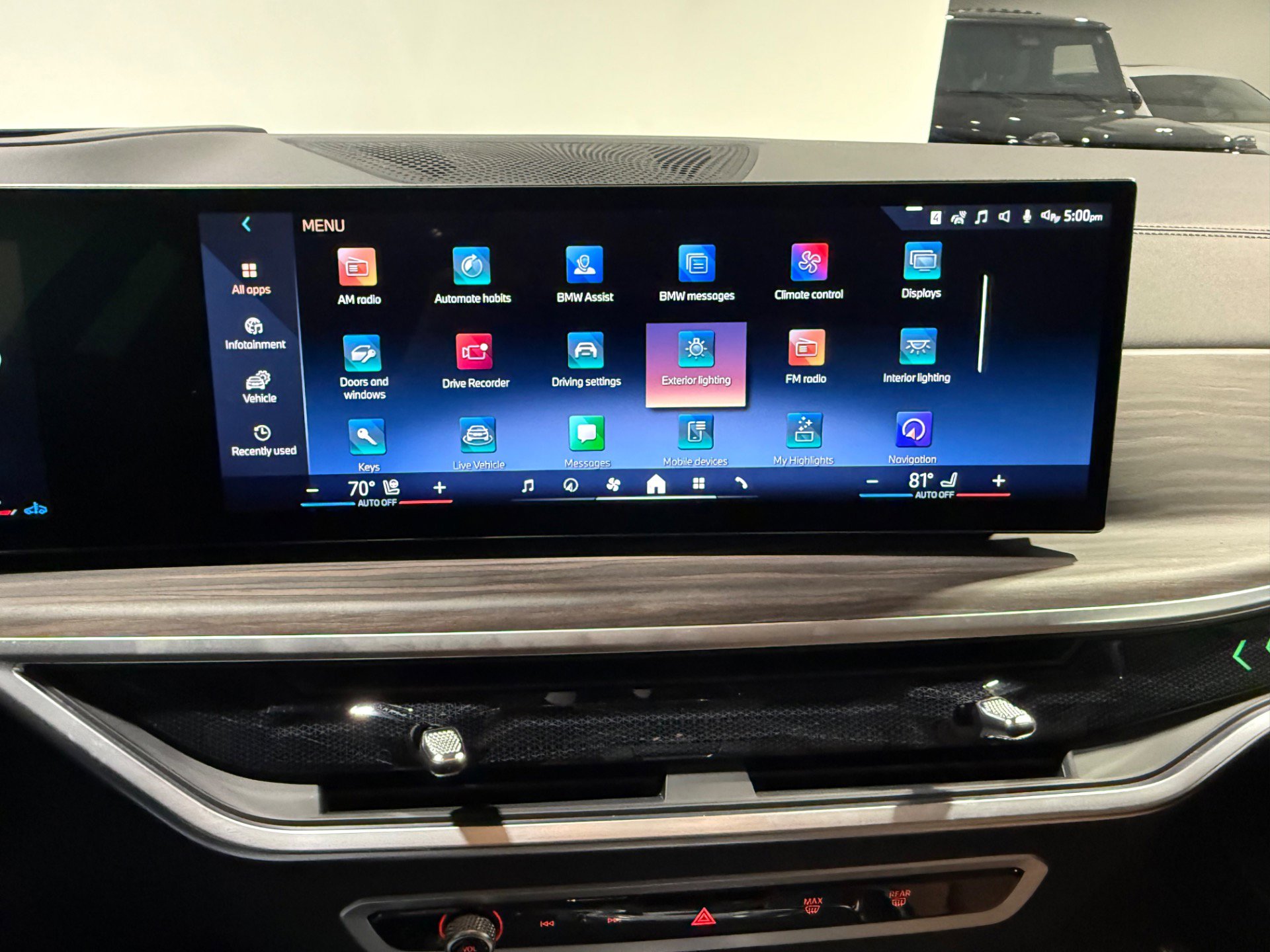 Used 2024 BMW X7 xDrive40i image 44