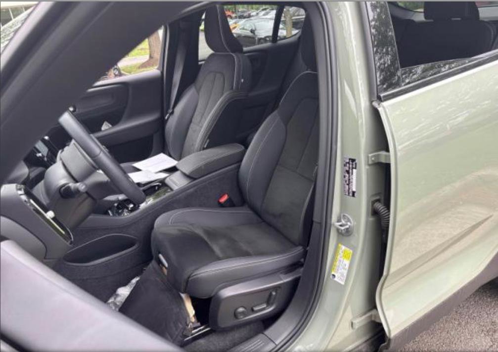 Used 2023 Volvo C40 P8 Recharge Plus AWD/4WD image 4