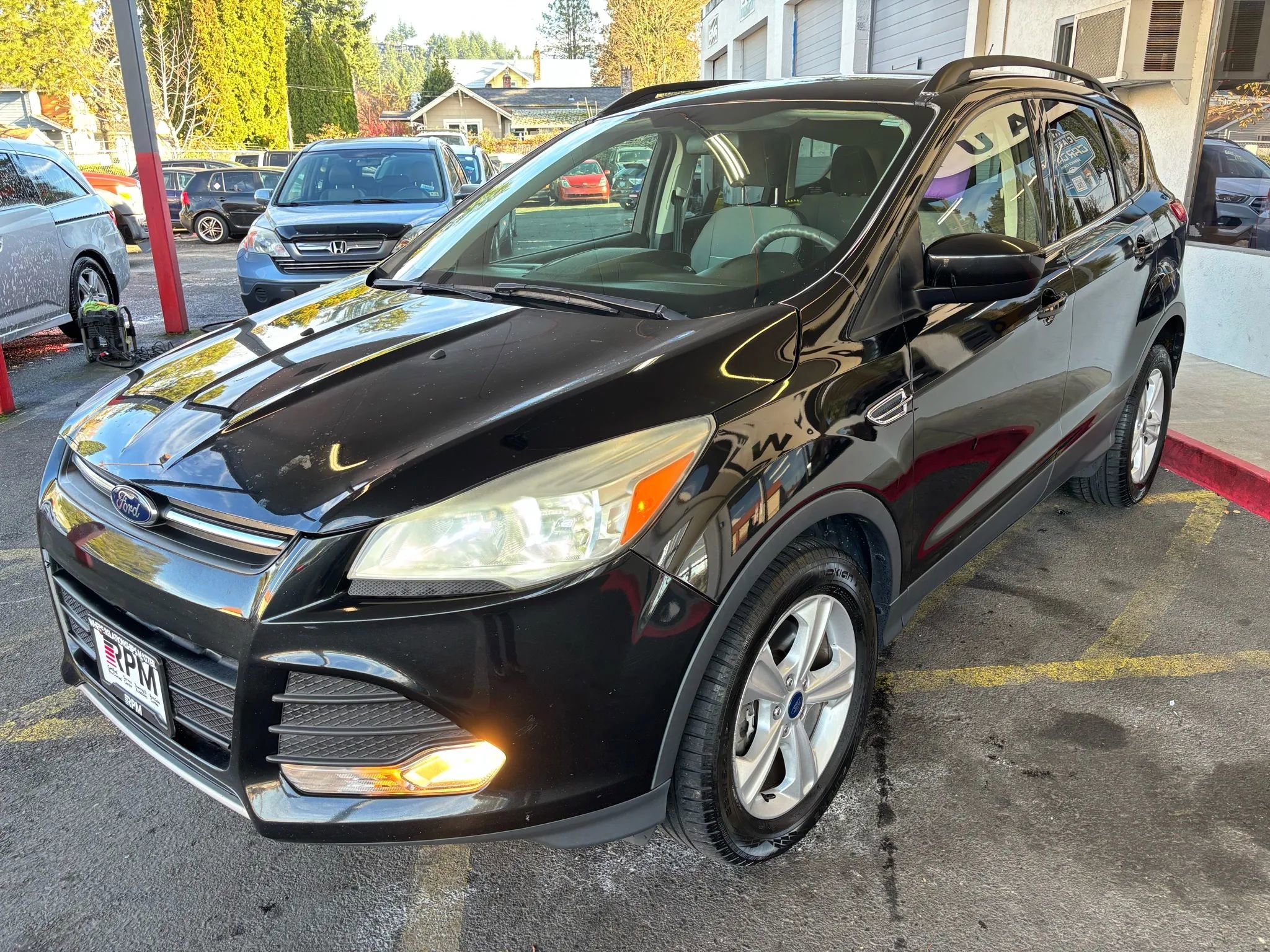 Used 2015 Ford Escape SE w/ Equipment Group 201A image 3