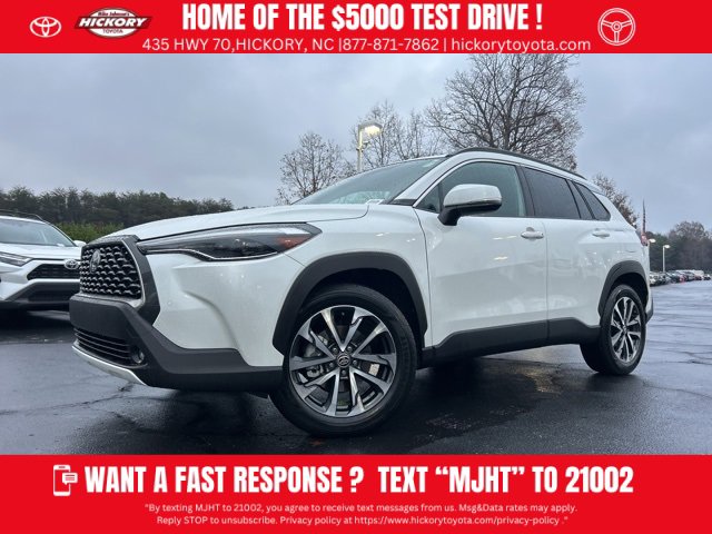 Used 2023 Toyota Corolla Cross XLE image 1