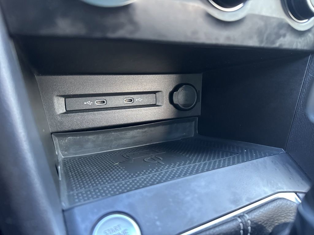 Certified 2022 Volkswagen Taos SE w/ Panoramic Sunroof Package image 20