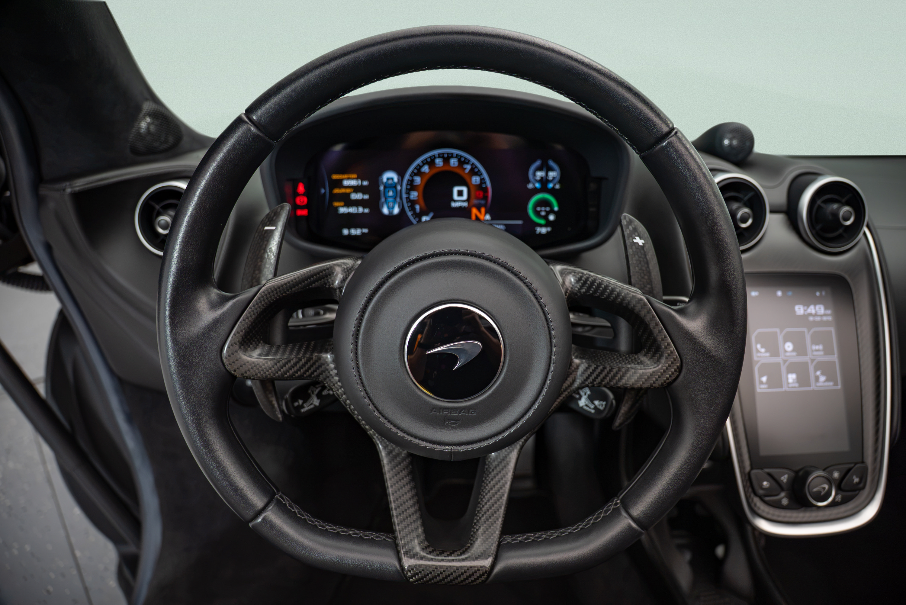 Used 2019 McLaren 570S Spider RWD image 12