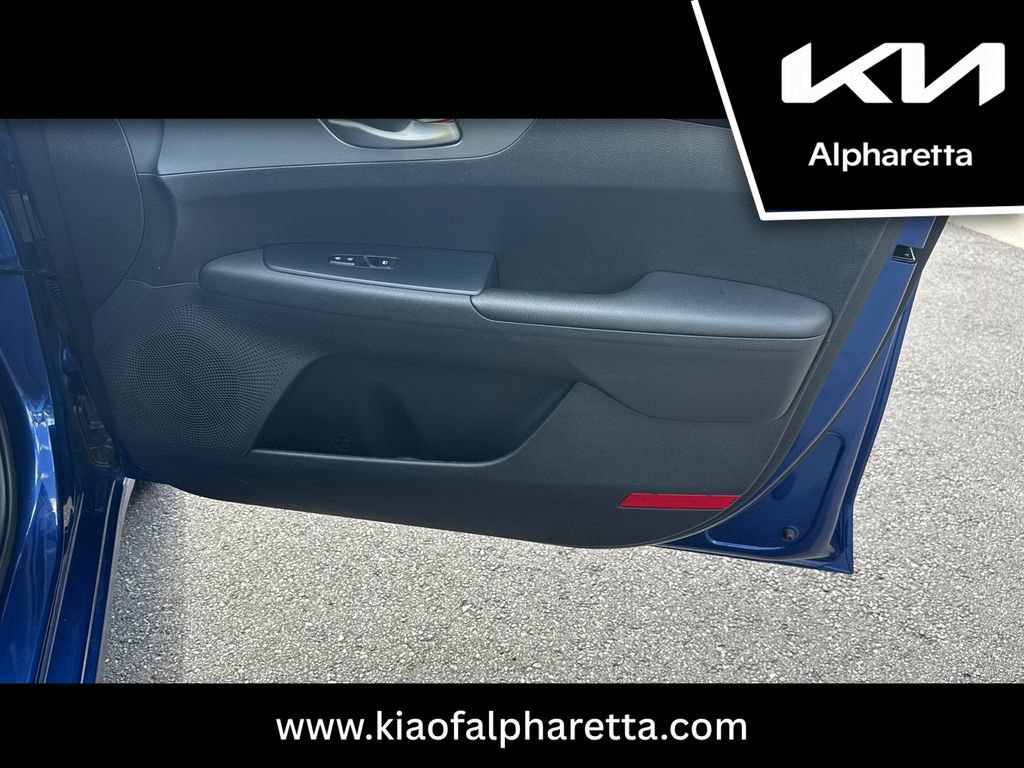 Used 2021 Kia Forte LXS FWD image 13