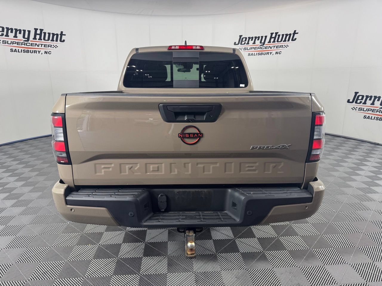 Used 2023 Nissan Frontier PRO-4X w/ Technology Package AWD/4WD image 8