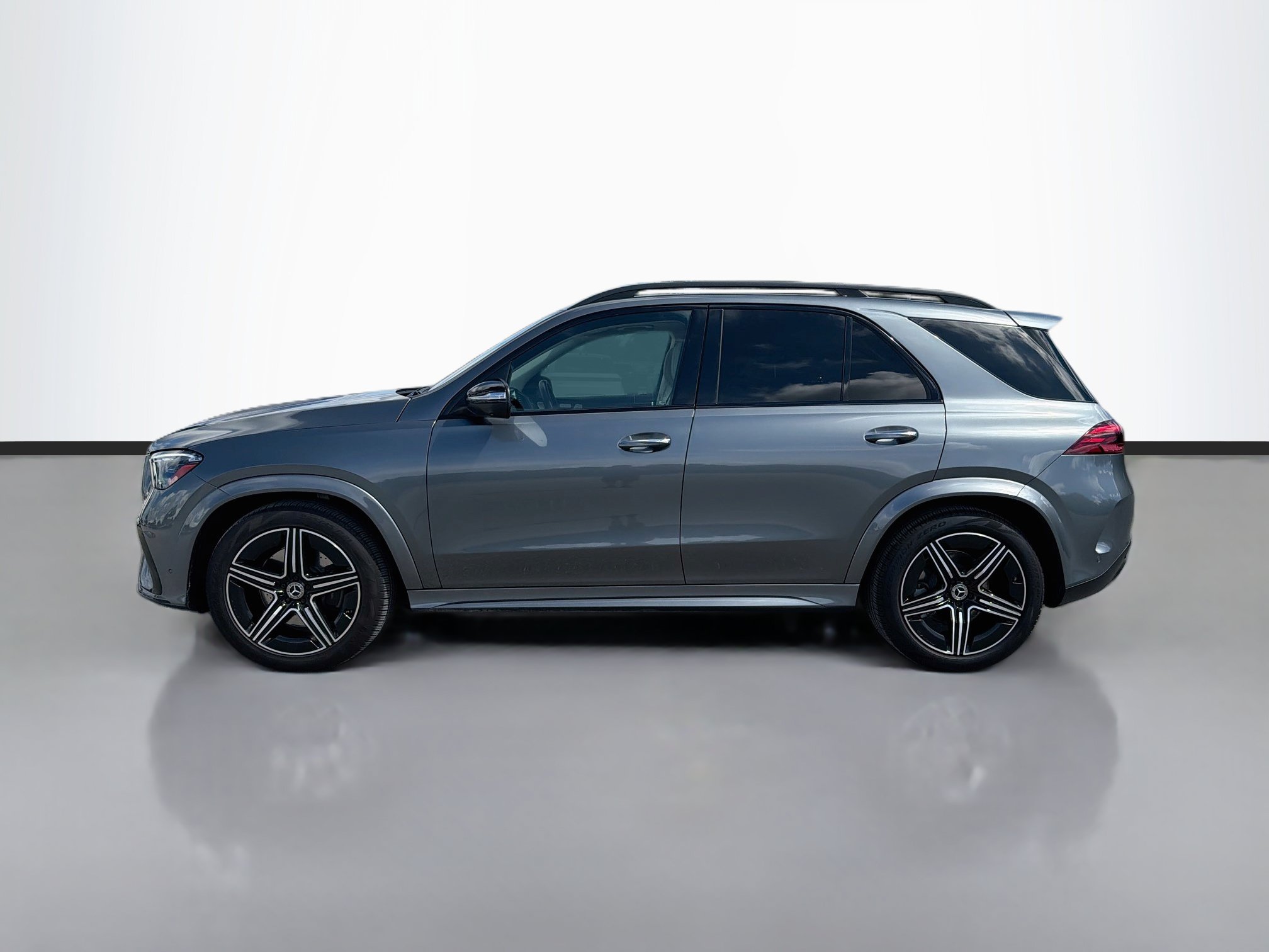 Used 2024 Mercedes-Benz GLE 450 4MATIC image 2