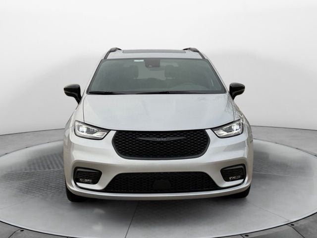 New 2026 Chrysler Pacifica Limited w/ S Appearance Package FWD image 6
