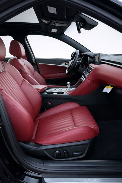 Used 2023 Genesis G70 2.0T w/ Sport Prestige Package image 11